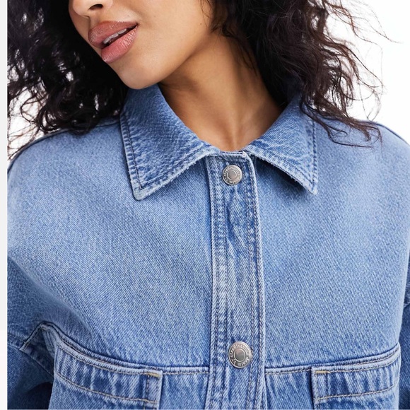 STRADIVARIUS Oversized Jean Jacket Overshirt Denim Button Down XS - Picture 3 of 9